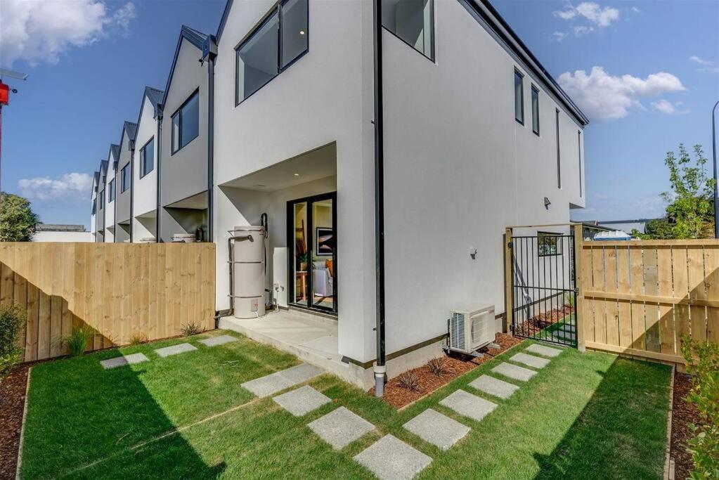 2-Bedroom Ensuite, Close To City, Comfortable, Accessible With Own Parking Christchurch Exterior photo